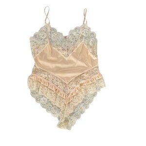 Vintage 70's Women's Beautiful Heiress Peach Satin & Lace Teddy Size S